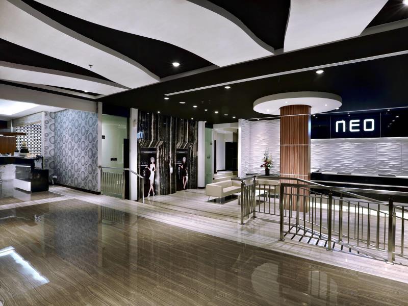 Neo Dipatiukur Bandung By Aston Hotel Exterior photo