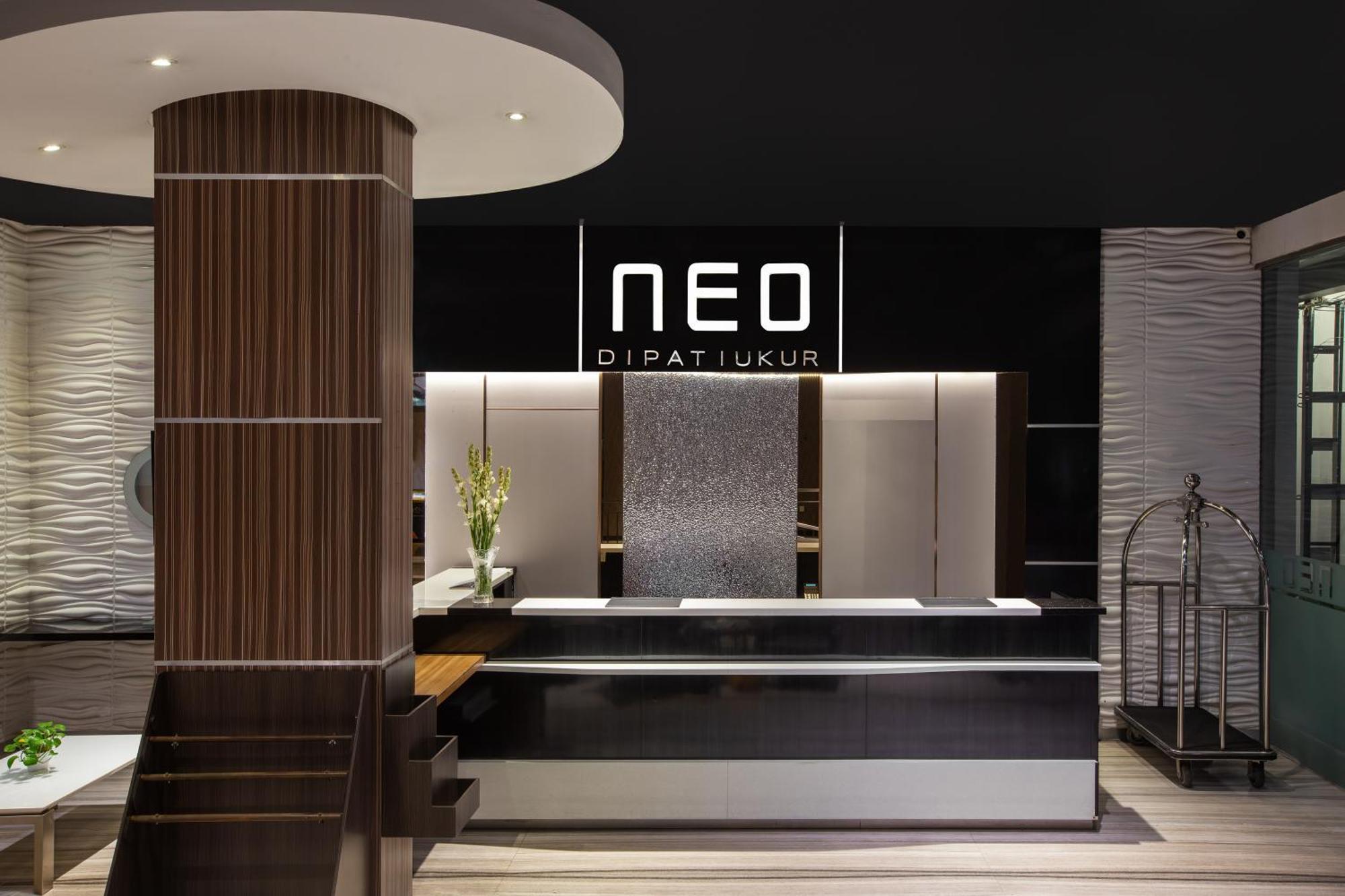 Neo Dipatiukur Bandung By Aston Hotel Exterior photo